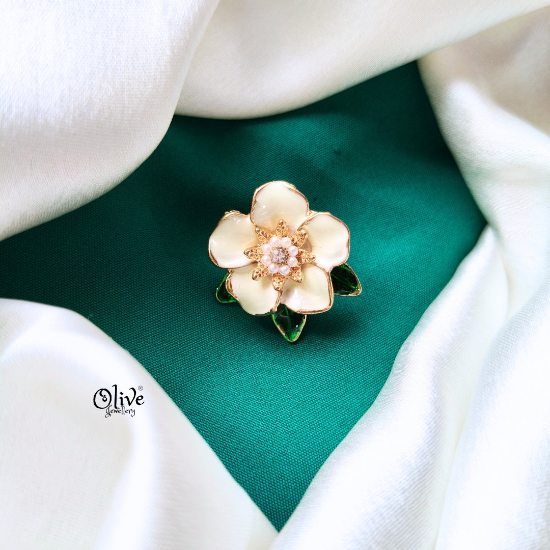 Whait Flower Brooch