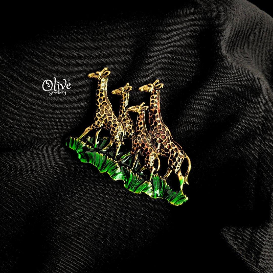 Giraffi Brooch