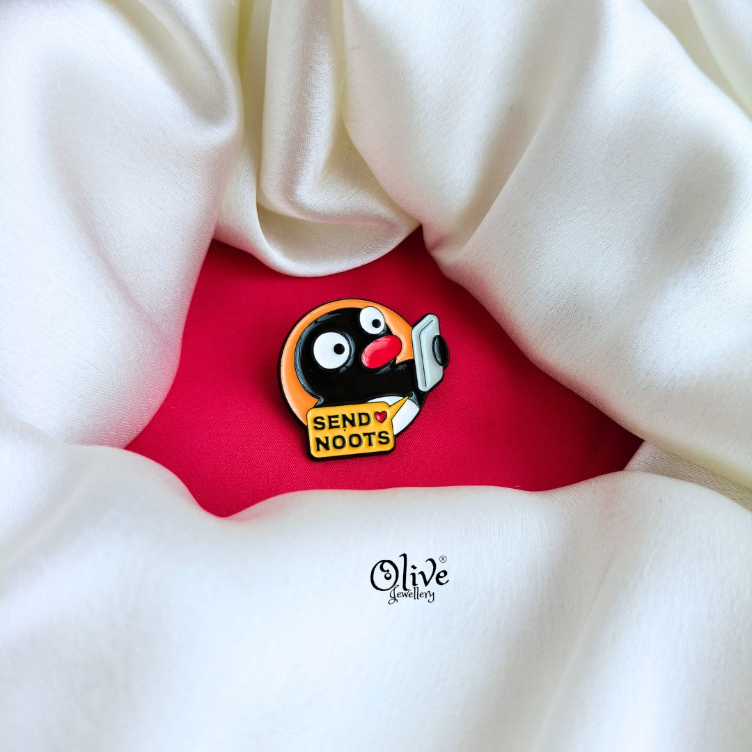 Send Noots - Brooch