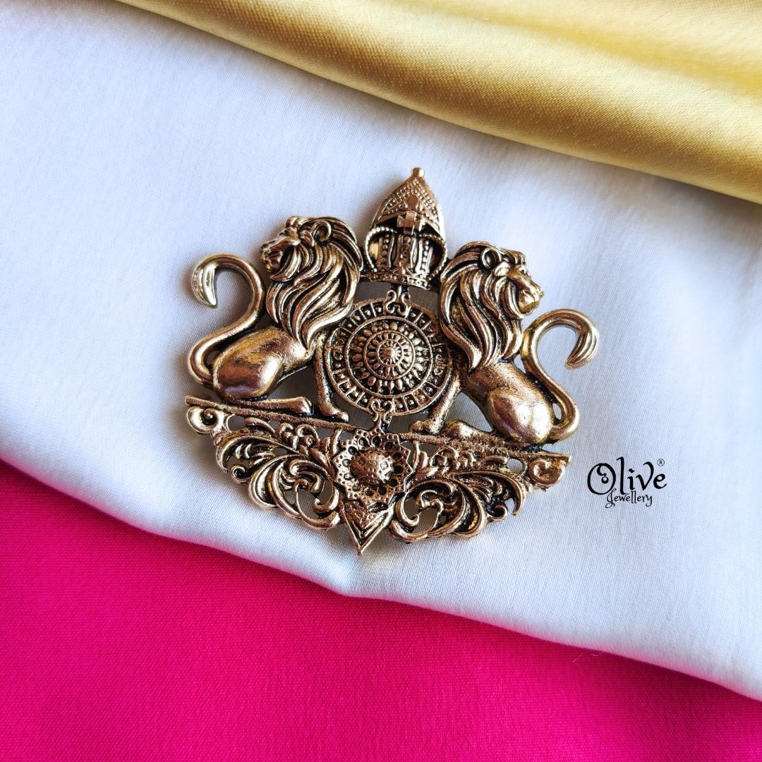 Lion Brooch-909