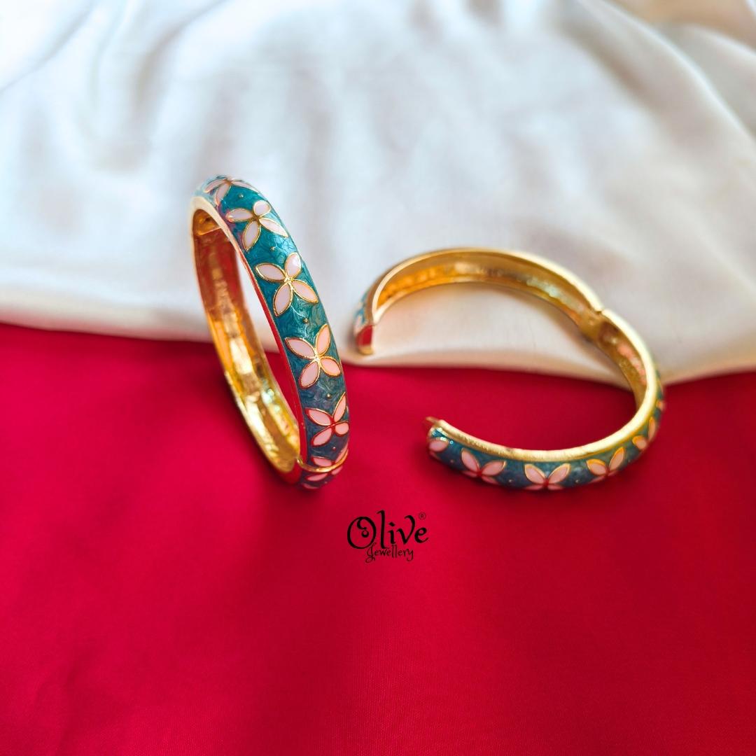Enamel Kadas Pair (Openable) -128