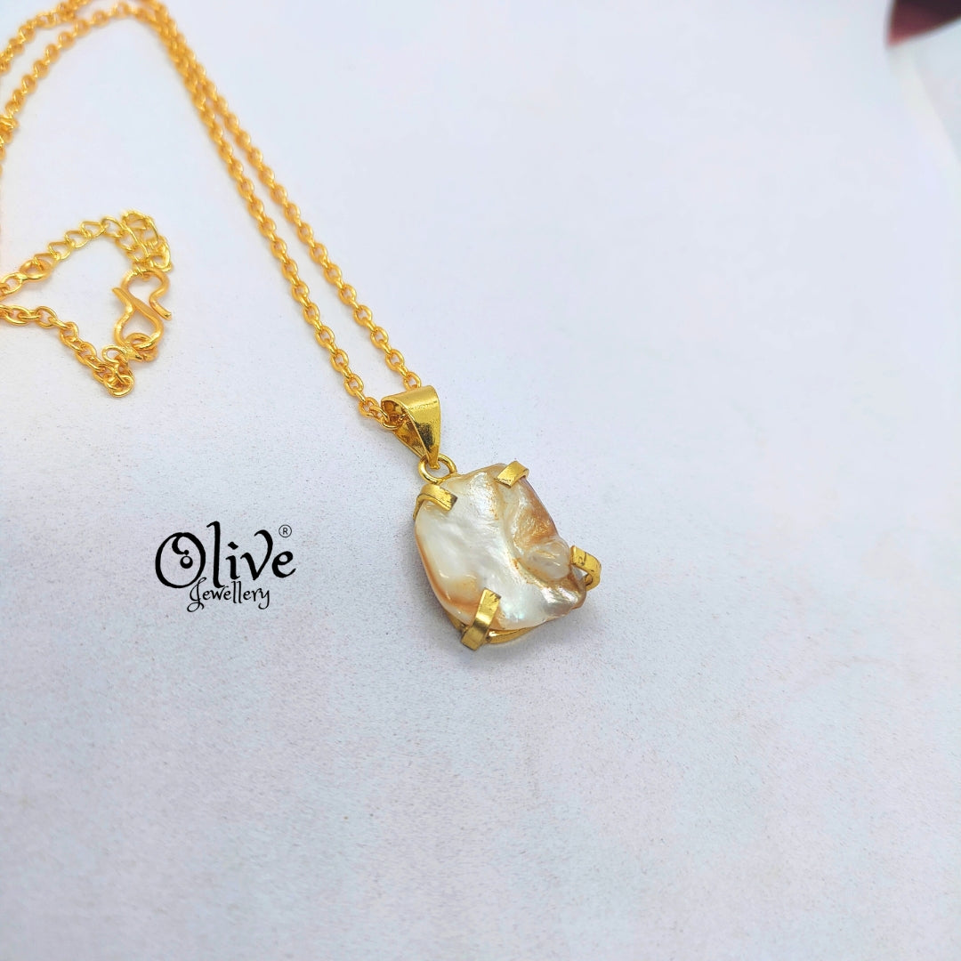 Golden Brass Collection Pendent - 18