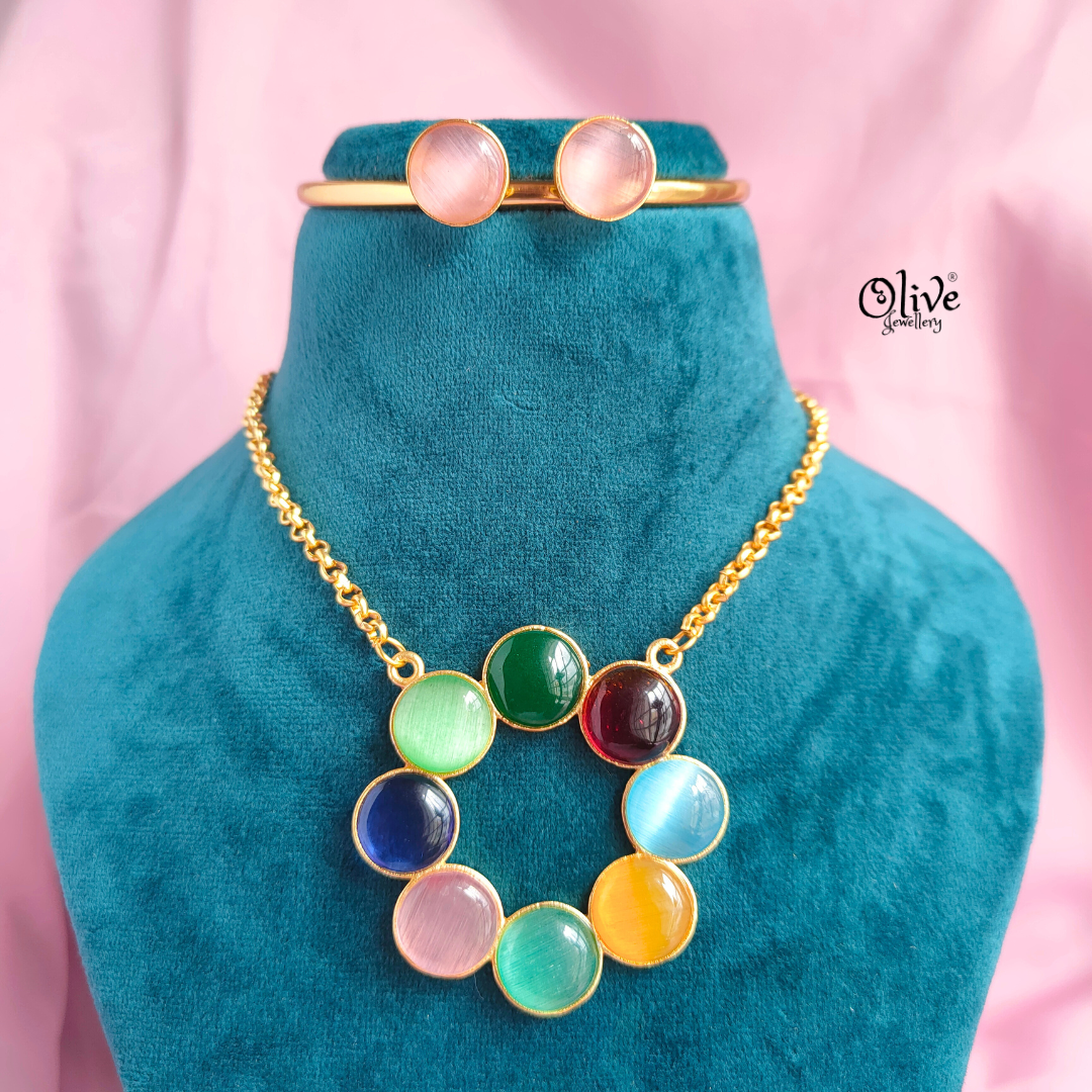 Monalisa Pendent