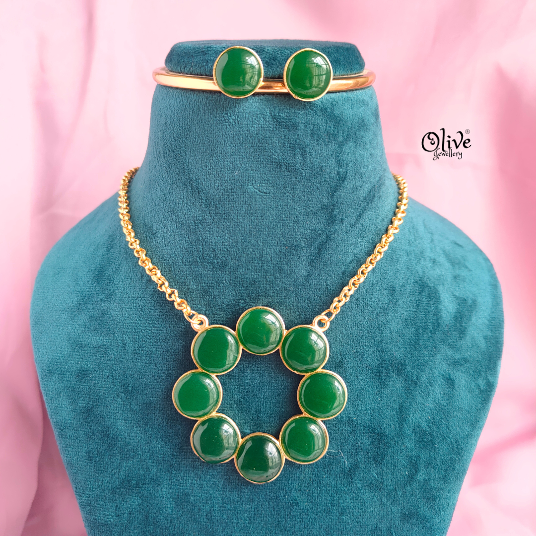 Monalisa Pendent