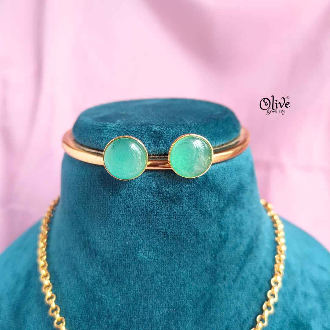 Monalisa Pendent