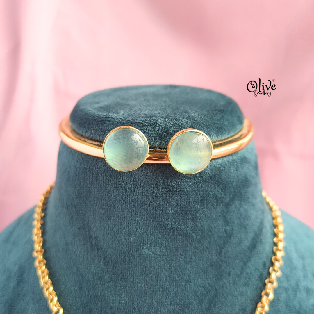 Monalisa Pendent