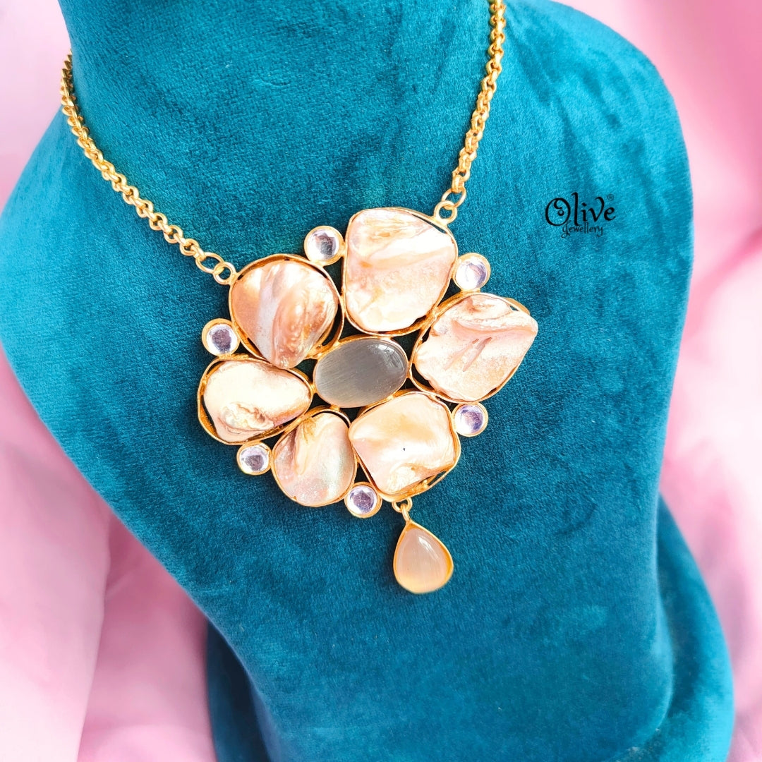 MOP Pendent
