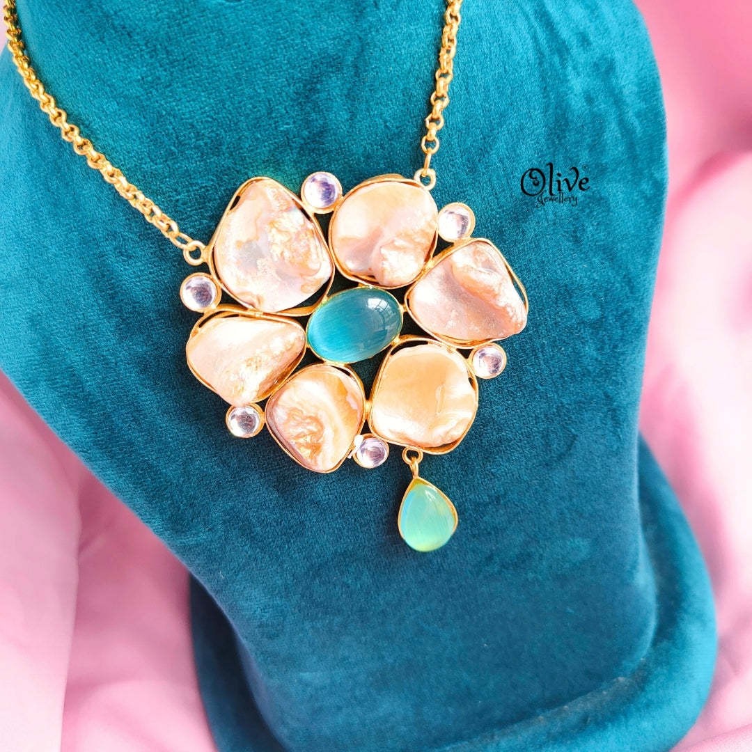 MOP Pendent