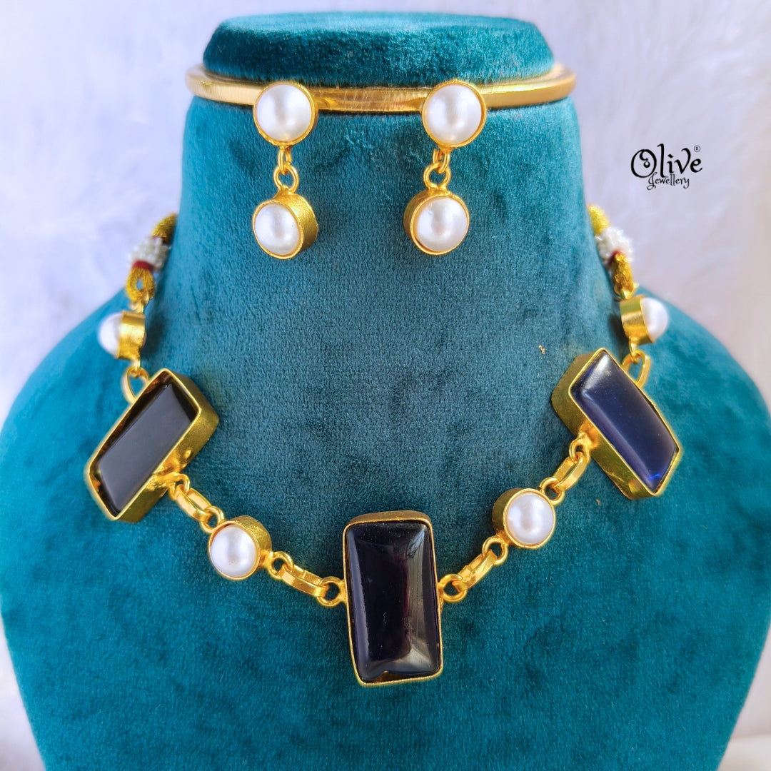Monalisa Choker