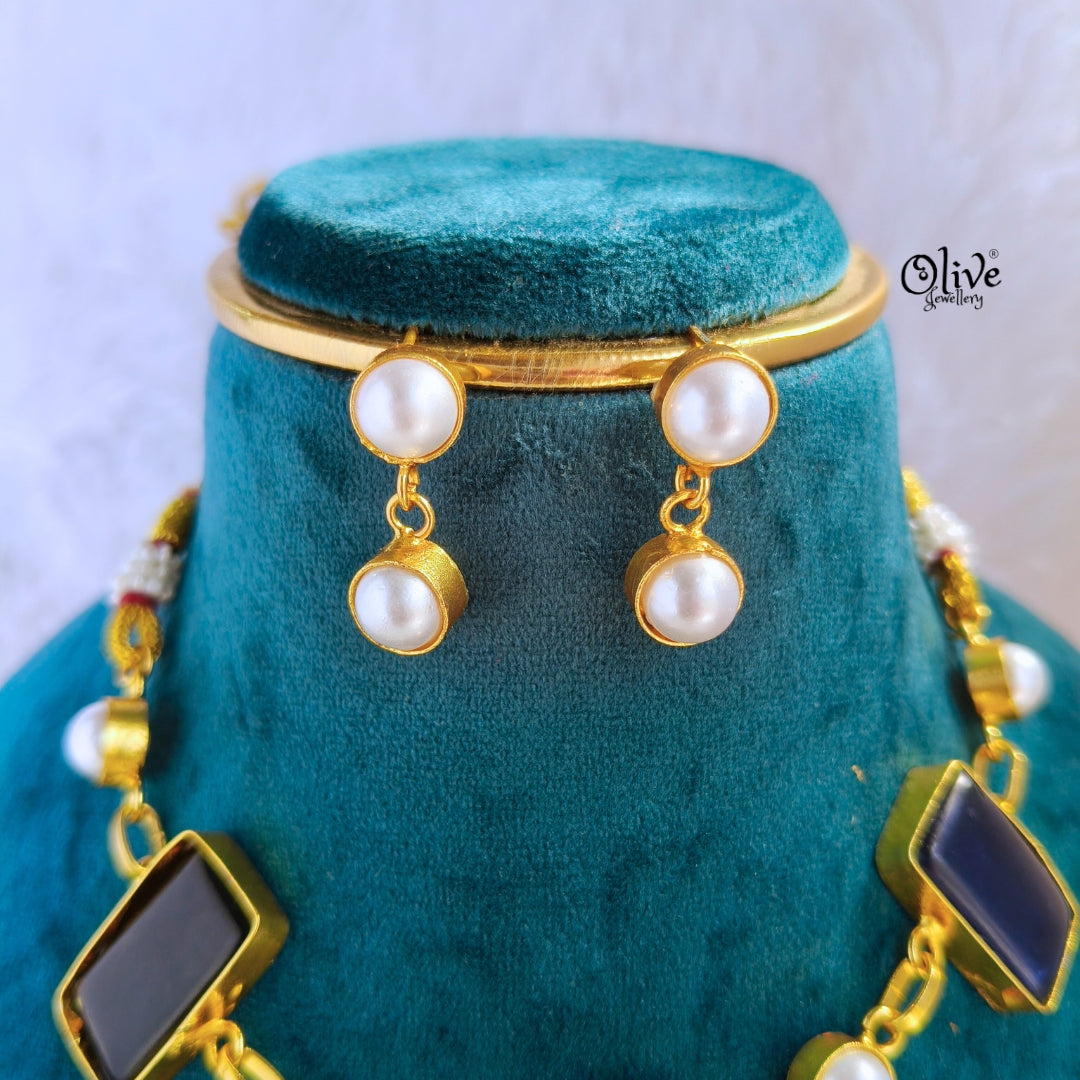Monalisa Choker