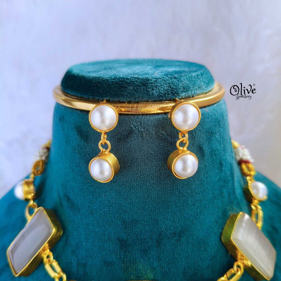 Monalisa Choker