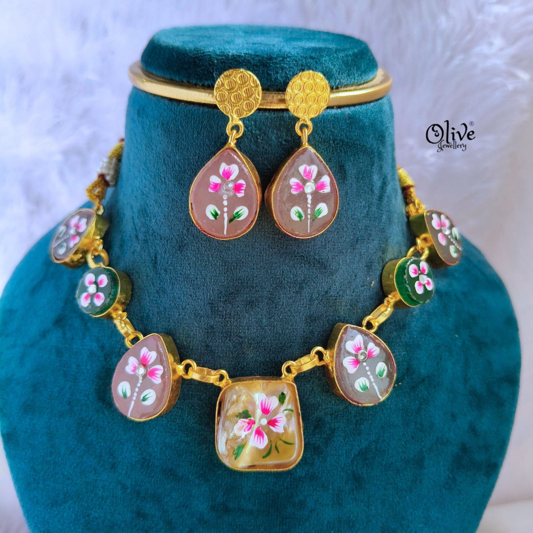 Tanjor Natural Stone Choker