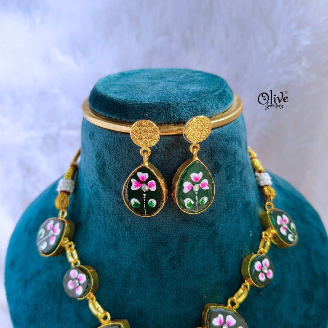 Tanjor Natural Stone Choker