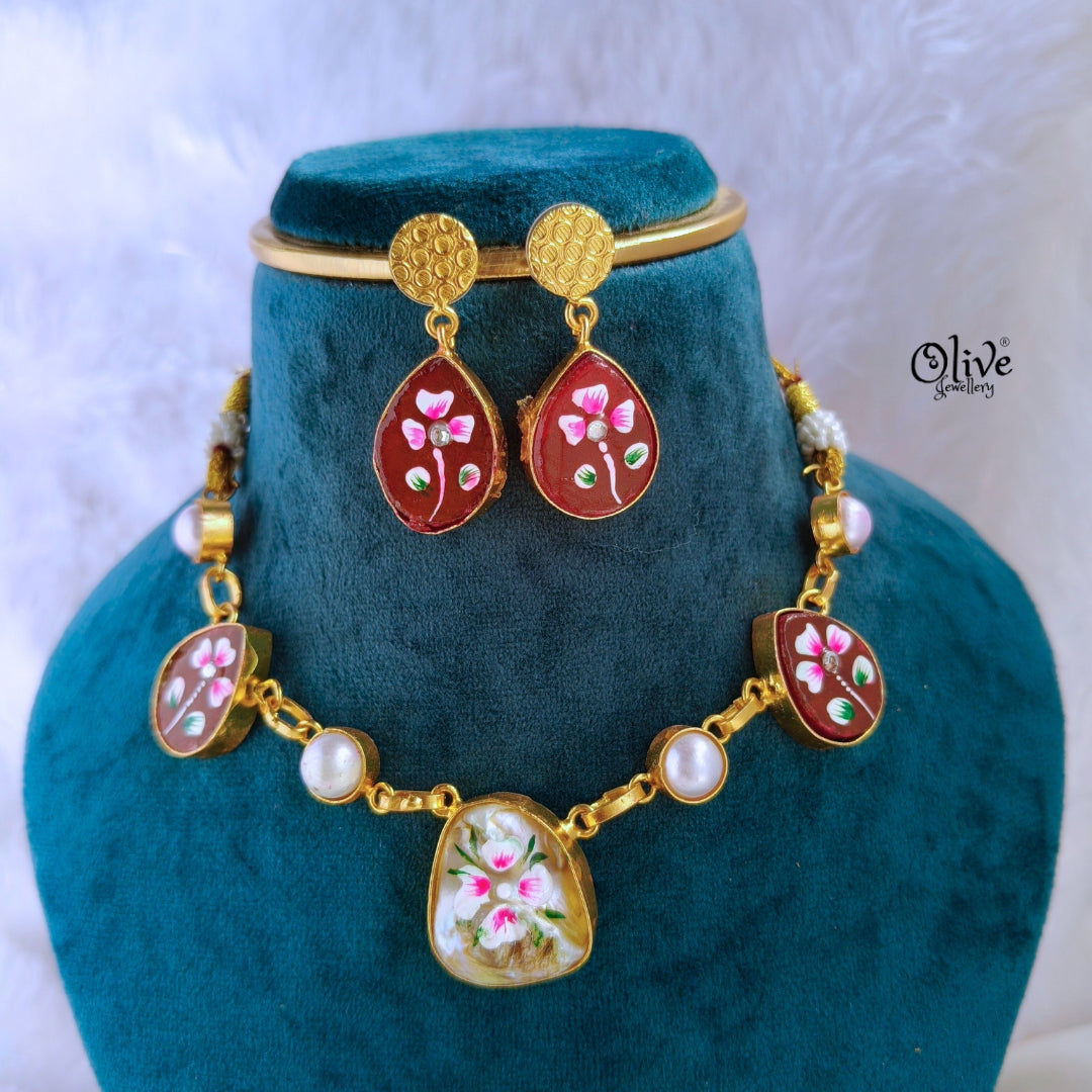 Tanjor Natural Stone Choker