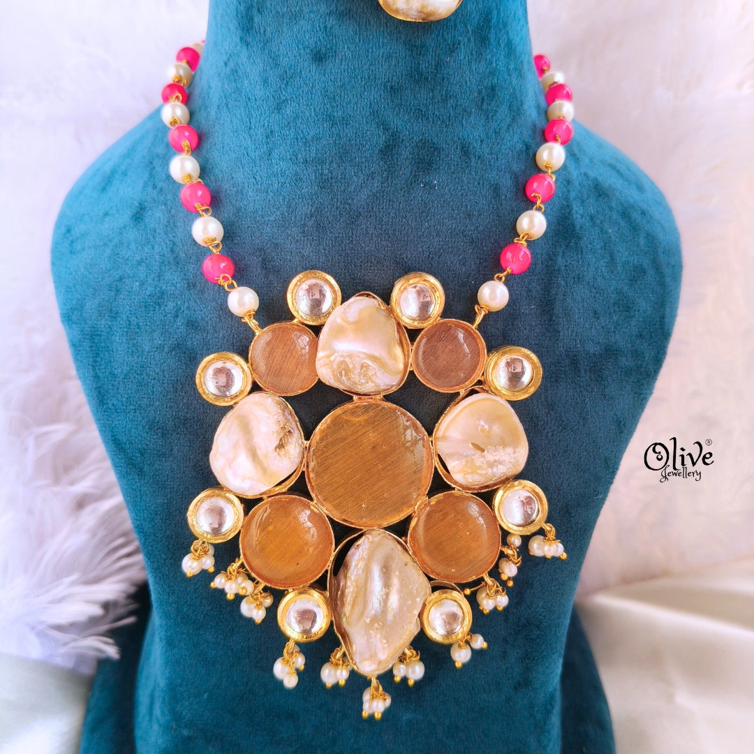MOP Pendent