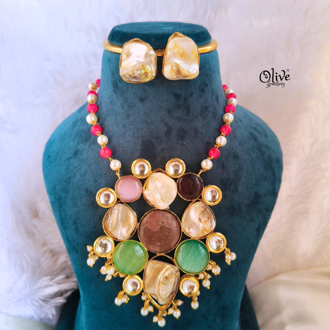 MOP Pendent