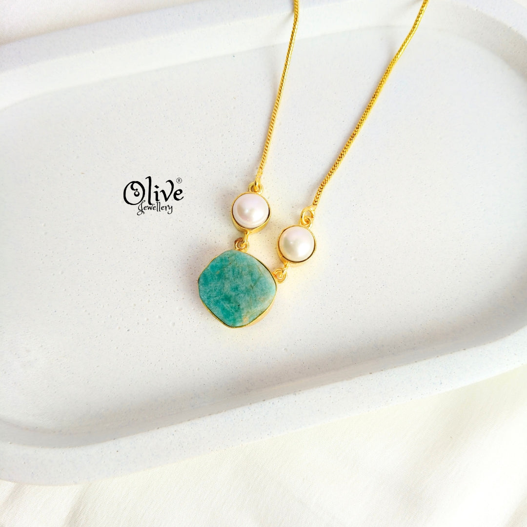 Gem Stone Collection Pendent - Collet Fitting - Rough Shape - 2 Pearls