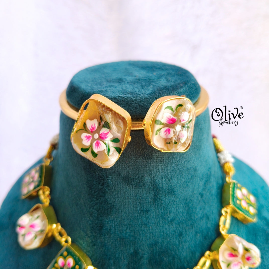 Tanjor Natural Stone  Choker