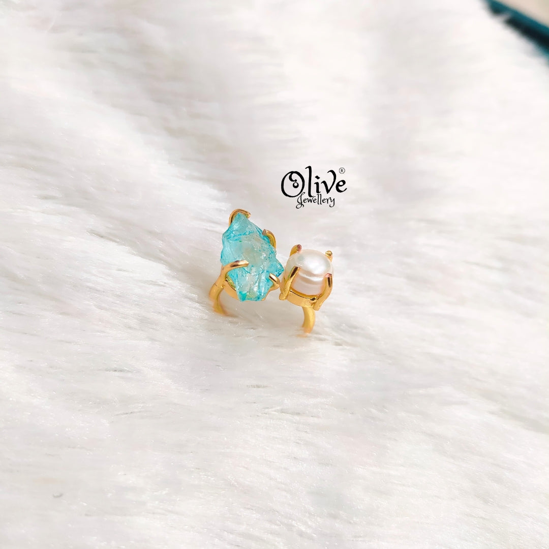 Natural Stones Finger Rings - Claw Fitting - Rough Shape -Crystal Stone with one Pearl