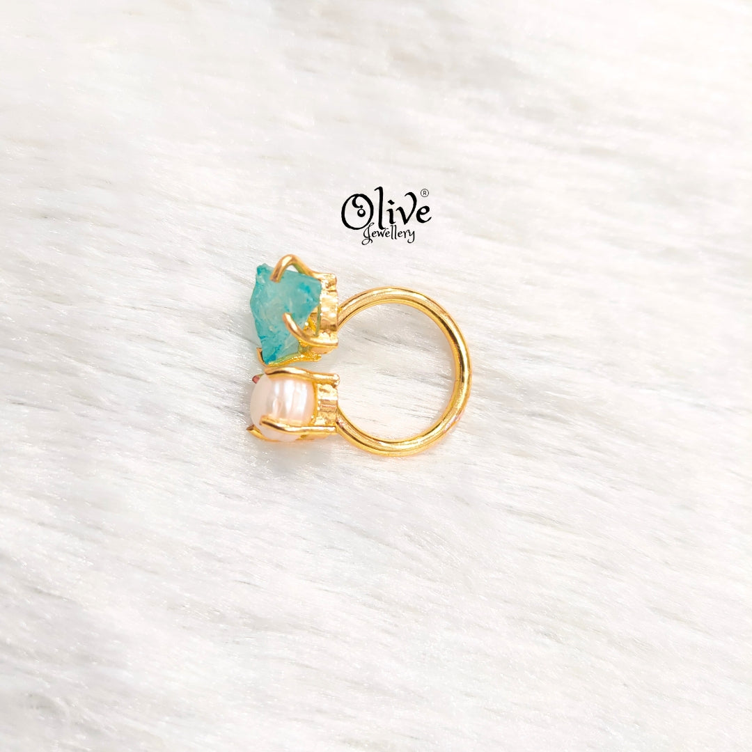Natural Stones Finger Rings - Claw Fitting - Rough Shape -Crystal Stone with one Pearl