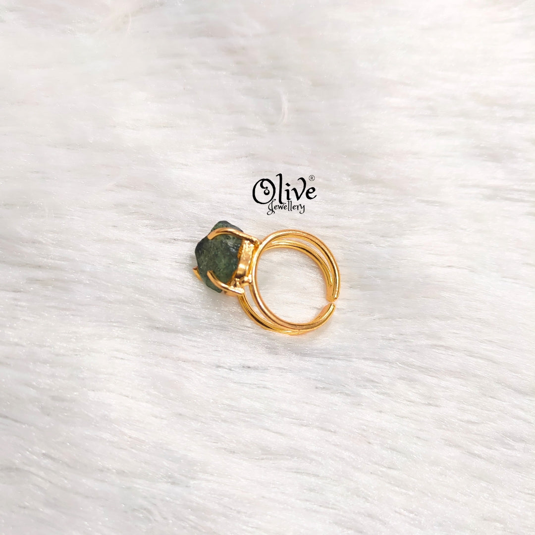 Natural Stones Finger Rings - Claw Fitting - Colored Crystal