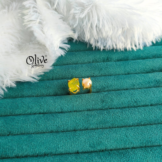 Natural Stone Finger Rings - Claw Fitting - Stone With Pearl