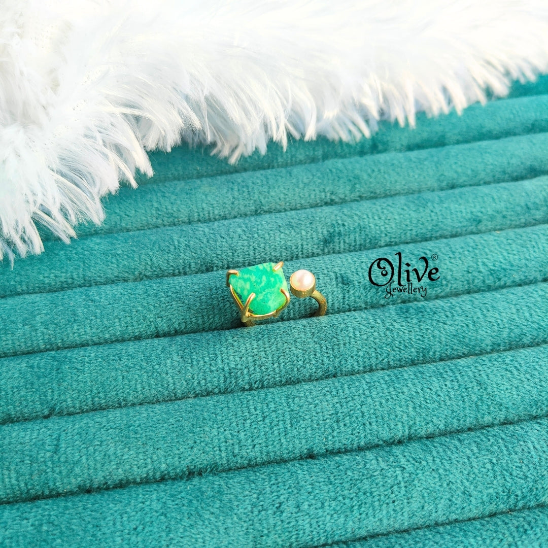 Natural Stone Finger Rings - Claw Fitting - Single Stone with Pearl