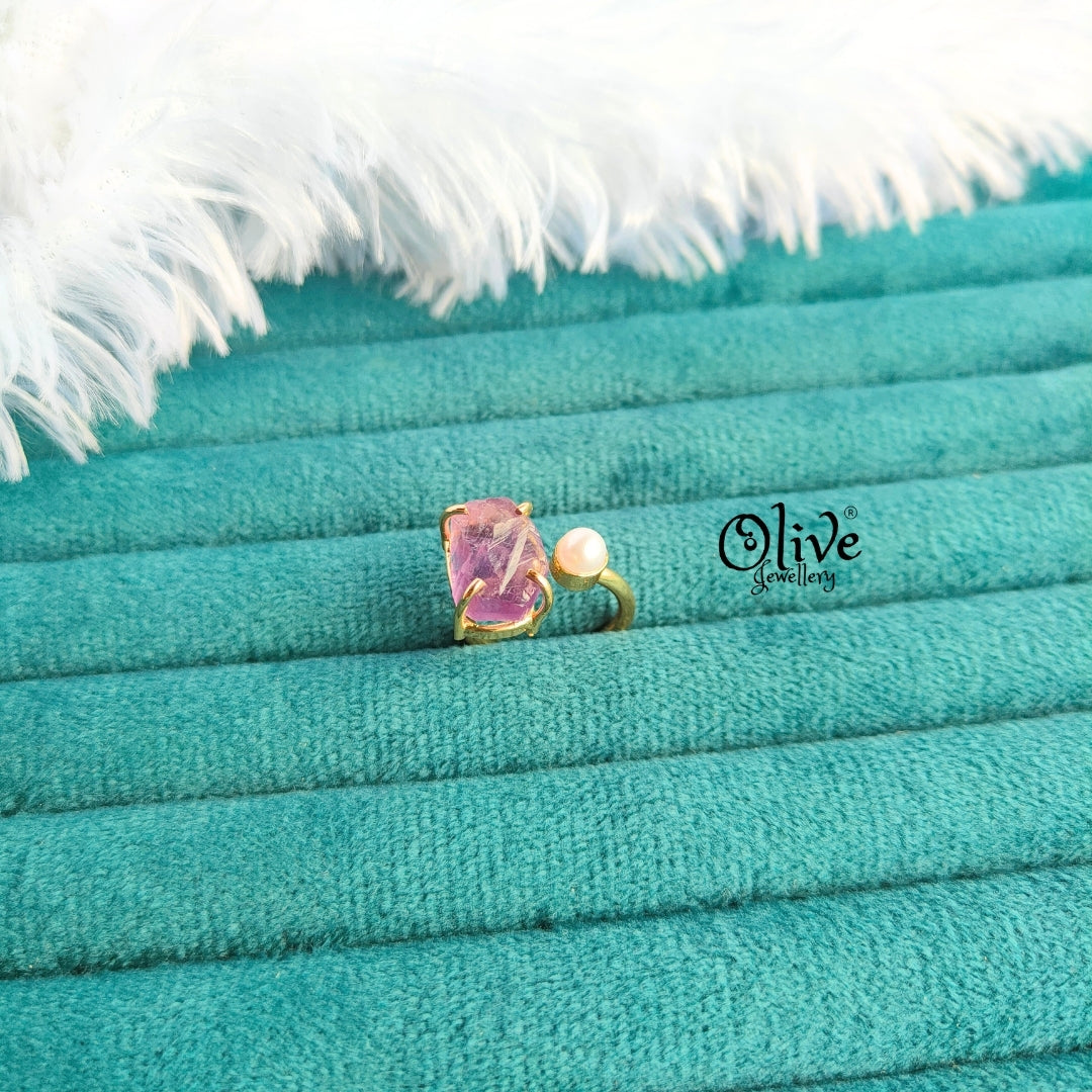 Natural Stone Finger Rings - Claw Fitting - Single Stone with Pearl