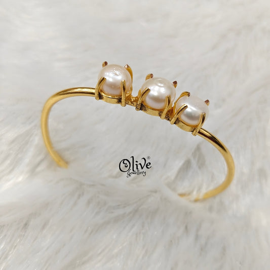 Fresh Water Pearls - Claw Fitting - Three Pearls