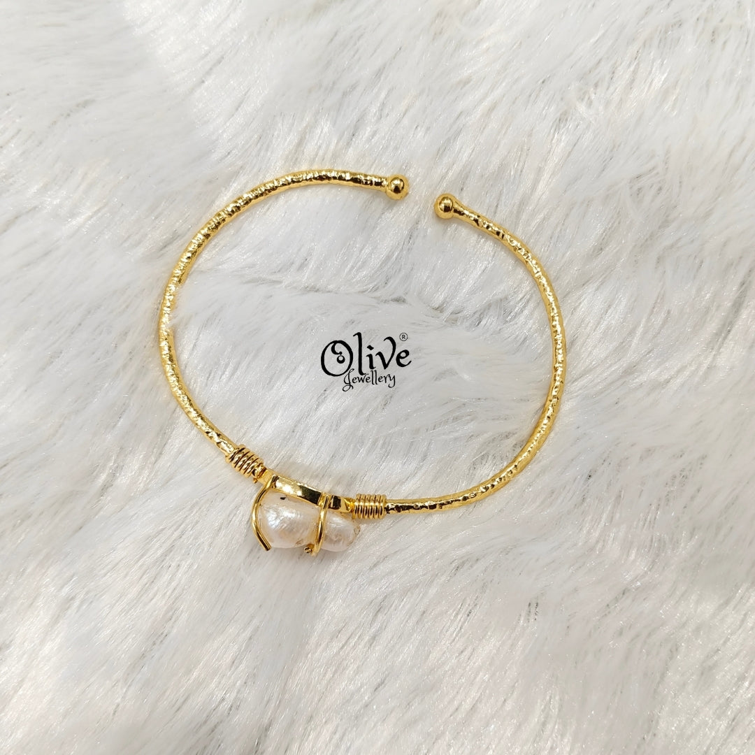 Fresh Water Pearls - Claw Fitting - Rough Shape - Single Pearl