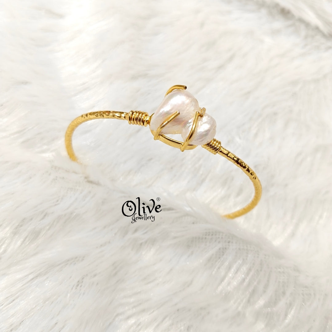 Fresh Water Pearls - Claw Fitting - Rough Shape - Single Pearl