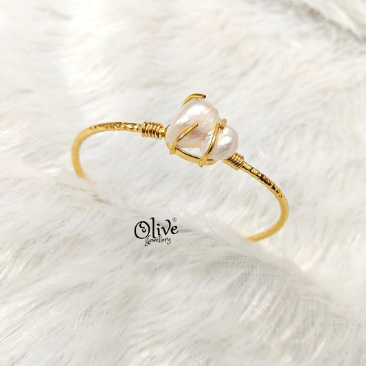 Fresh Water Pearls - Claw Fitting - Rough Shape - Single Pearl