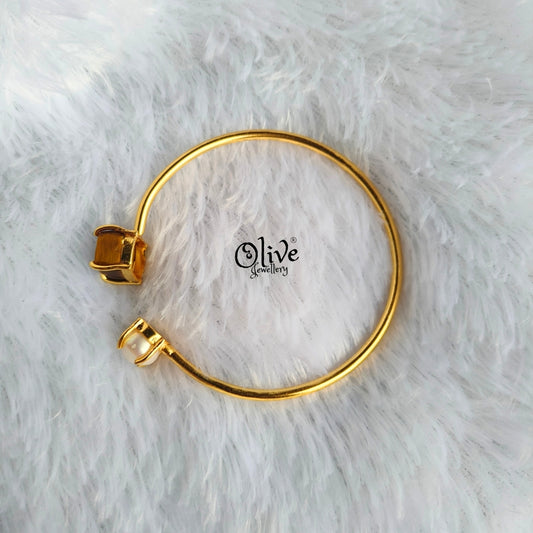 Natural Stone Kada - Claw Fitting - Rough Shape - Single Pearl