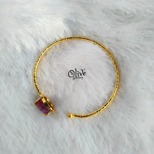 Natural Stone Kada - Claw Fitting - Colored Crystal