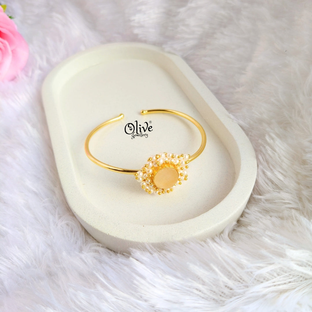 Natural Stones Kada - Collet Fitting - Circle Shape and Pearls