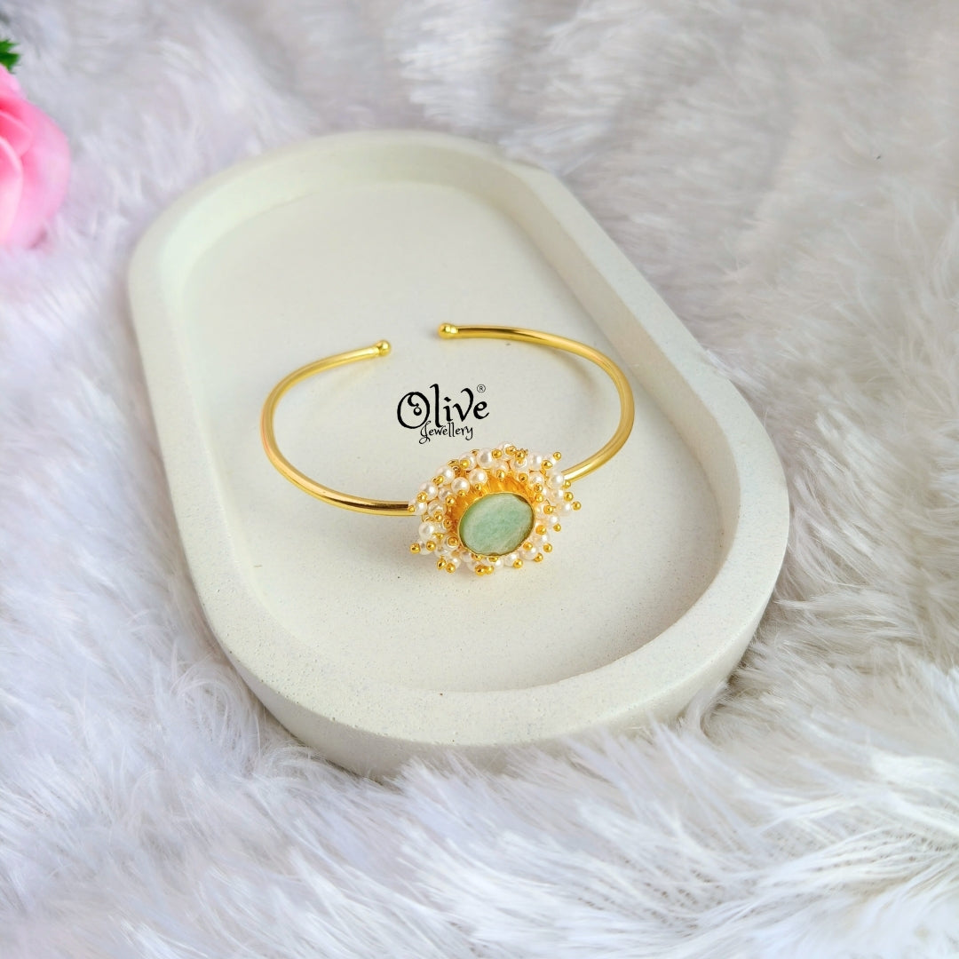 Natural Stones Kada - Collet Fitting - Circle Shape and Pearls