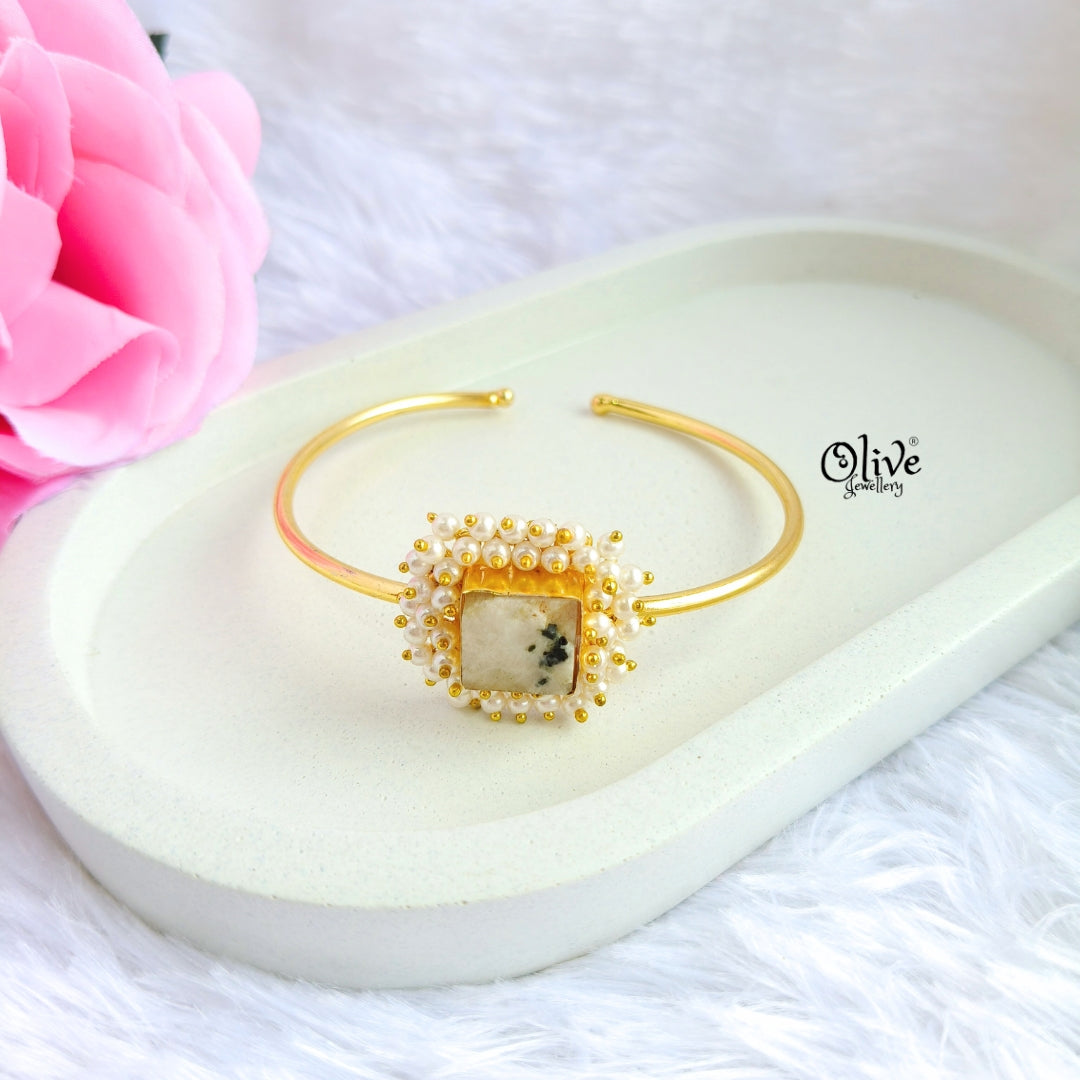 Natural Stones Kada - Collet Fitting - Square Shape and Pearls