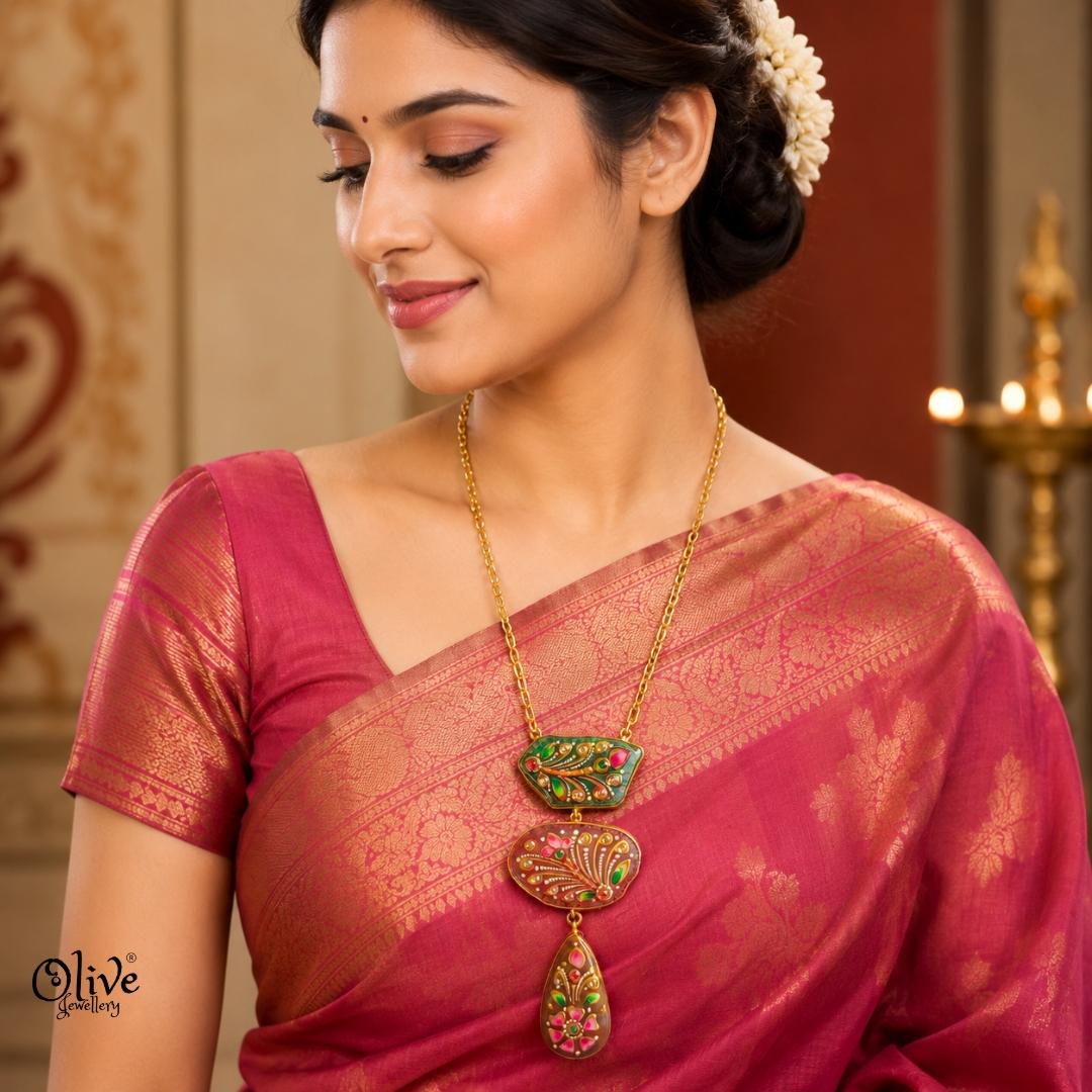 Tanjore Three Step Pendant Set -1185