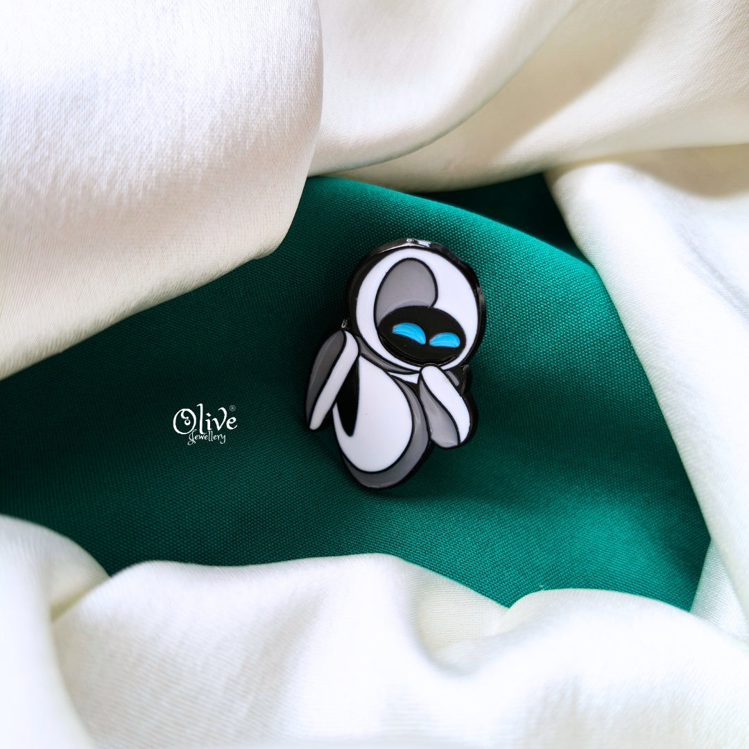 Eve Wall-E Brooch