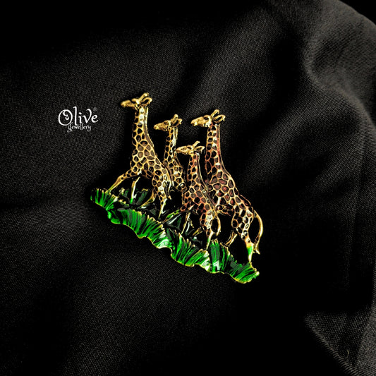Giraffi Brooch
