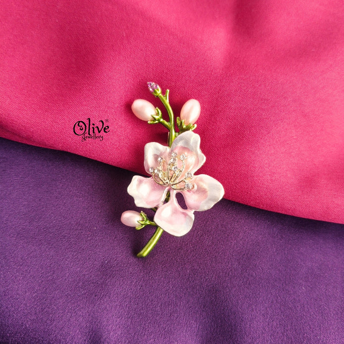 The Green Vine Brooch