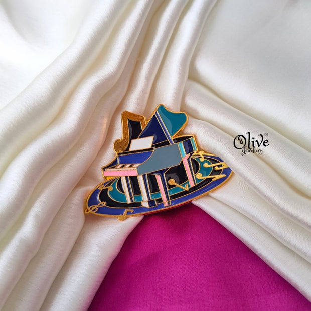 The Singing piano-Brooch