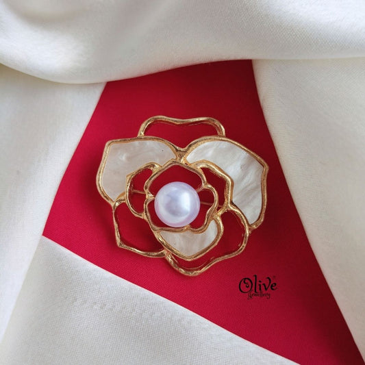 Pearl Flower Brooch