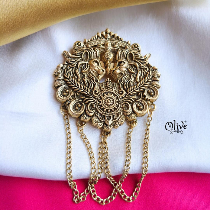 Lion Brooch-911