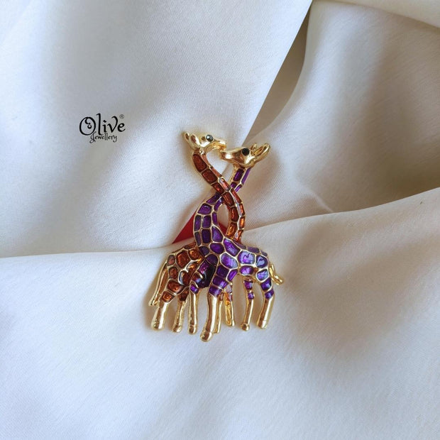 Two Giraffe Brooch -925