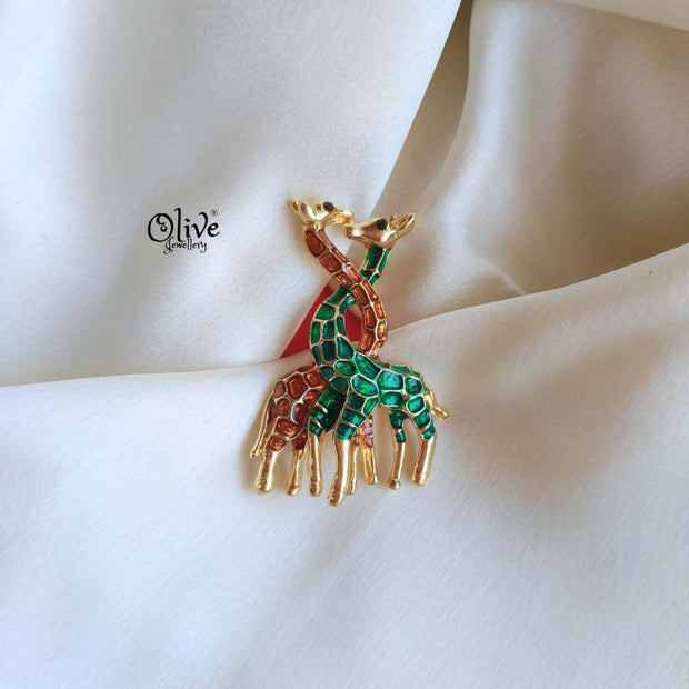 Two Giraffe Brooch -925