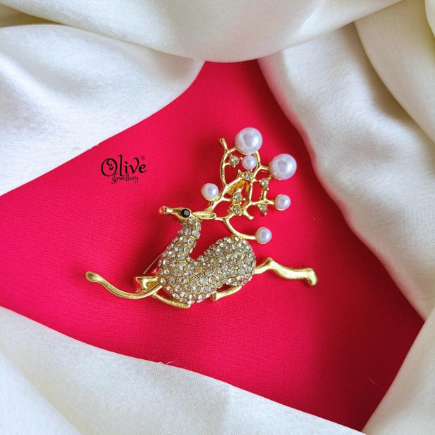 Deer Brooch-940