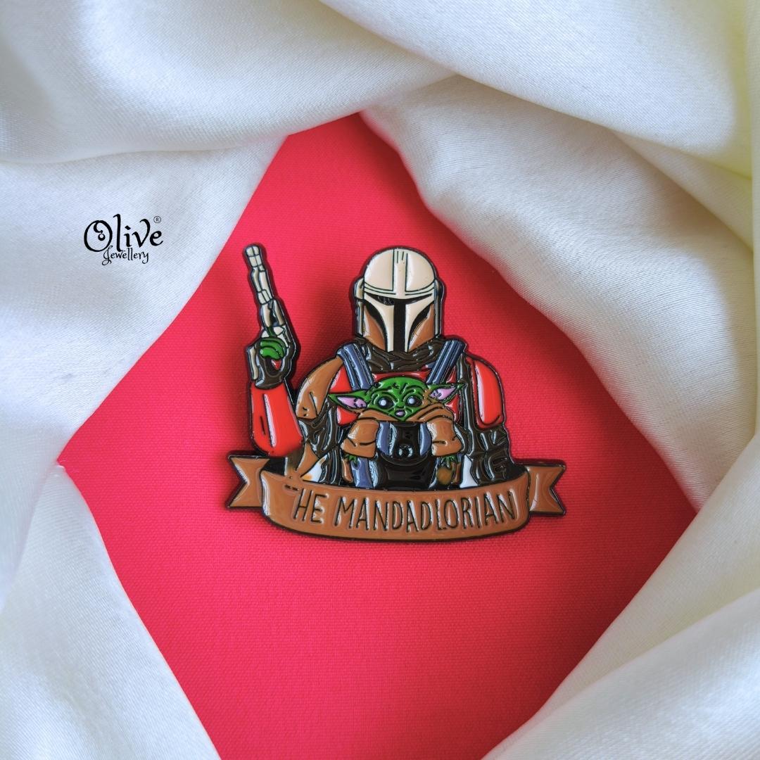 He Mandadlorian Brooch