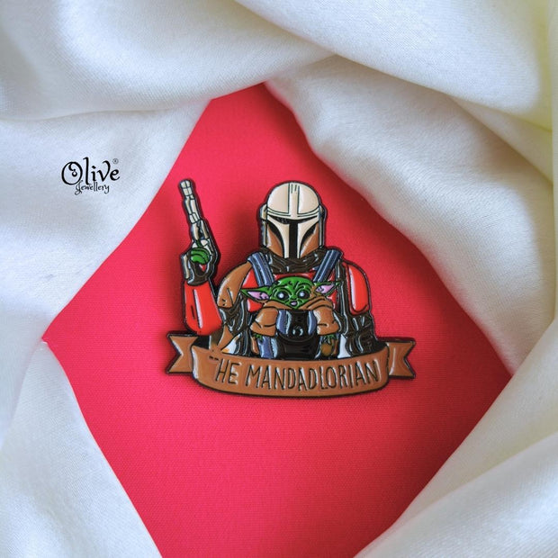 He Mandadlorian Brooch