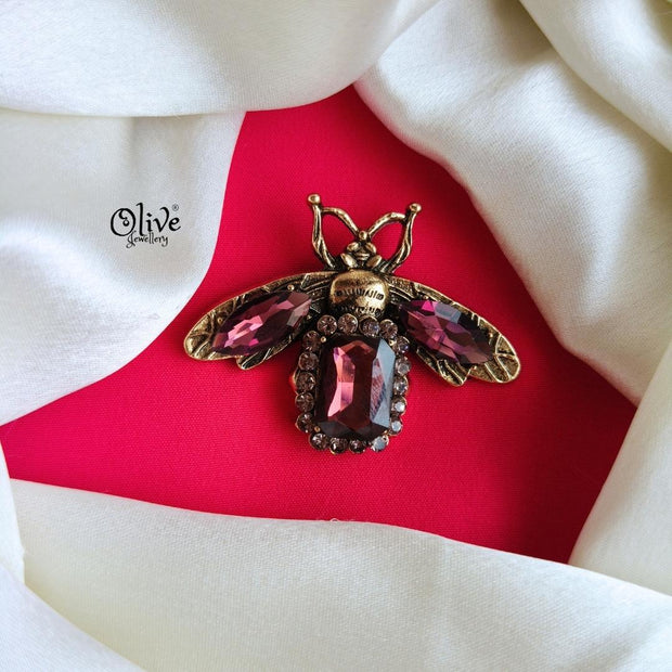 Bee Brooch-945